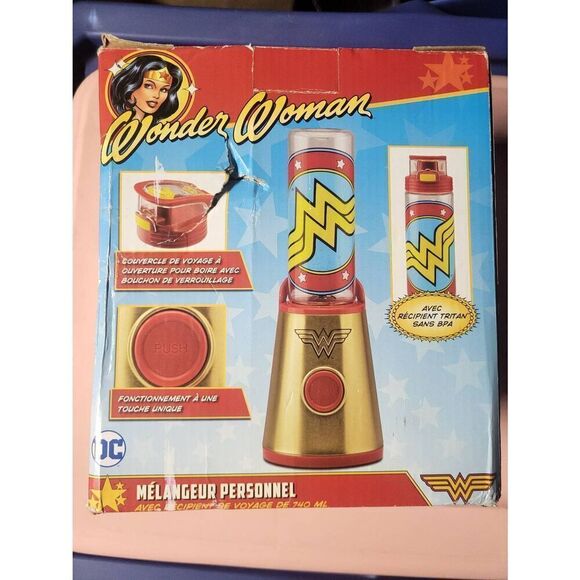Rare Wonder Woman Personal Travel Blender DC Official - Picture 2 of 4